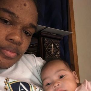 Meet your Posher, Ezelia